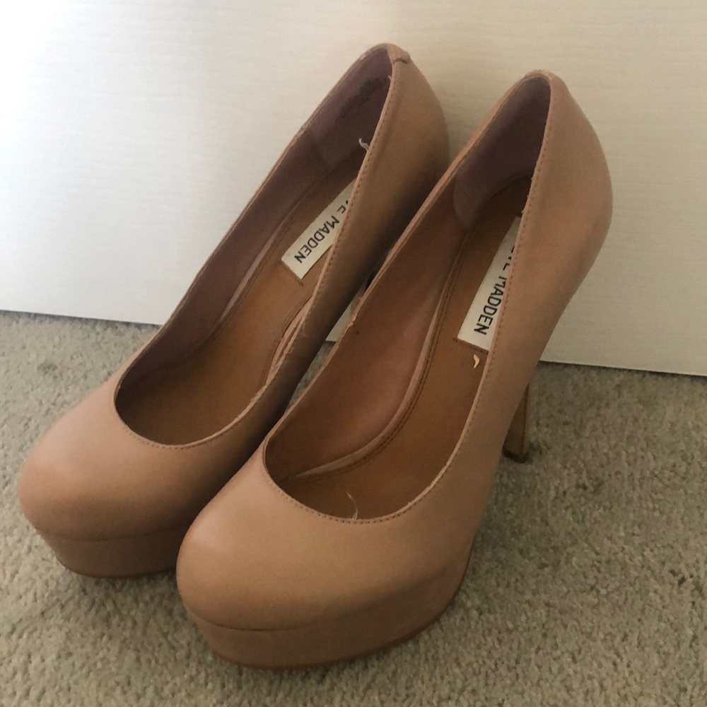 Steve Madden nude pumps